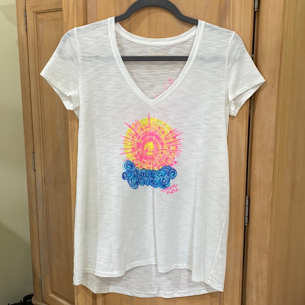 Lilly Pulitzer “Be The Sunshine” tee